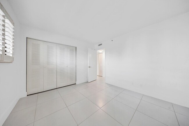 Building Photo - 2217 Cypress Island Dr