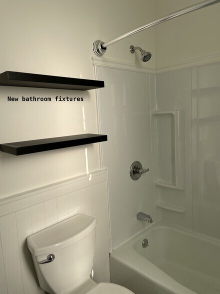 New shower surround - 810 E Washington St