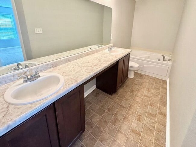 Building Photo - Cordova 3 Bedroom 2.5 Bath Home Houston Le...