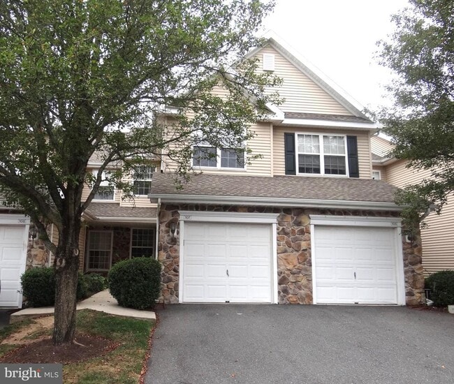 Building Photo - 107 Country Ln