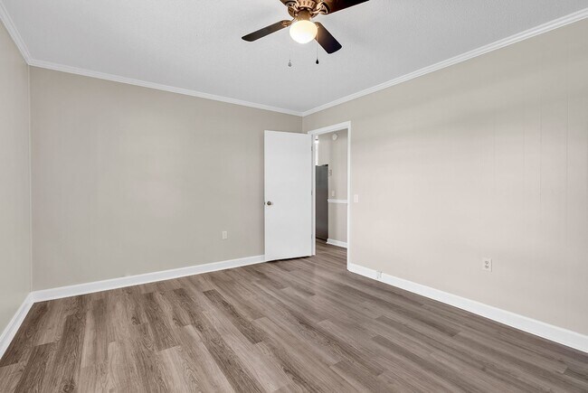Building Photo - 1354 Rogers Rd