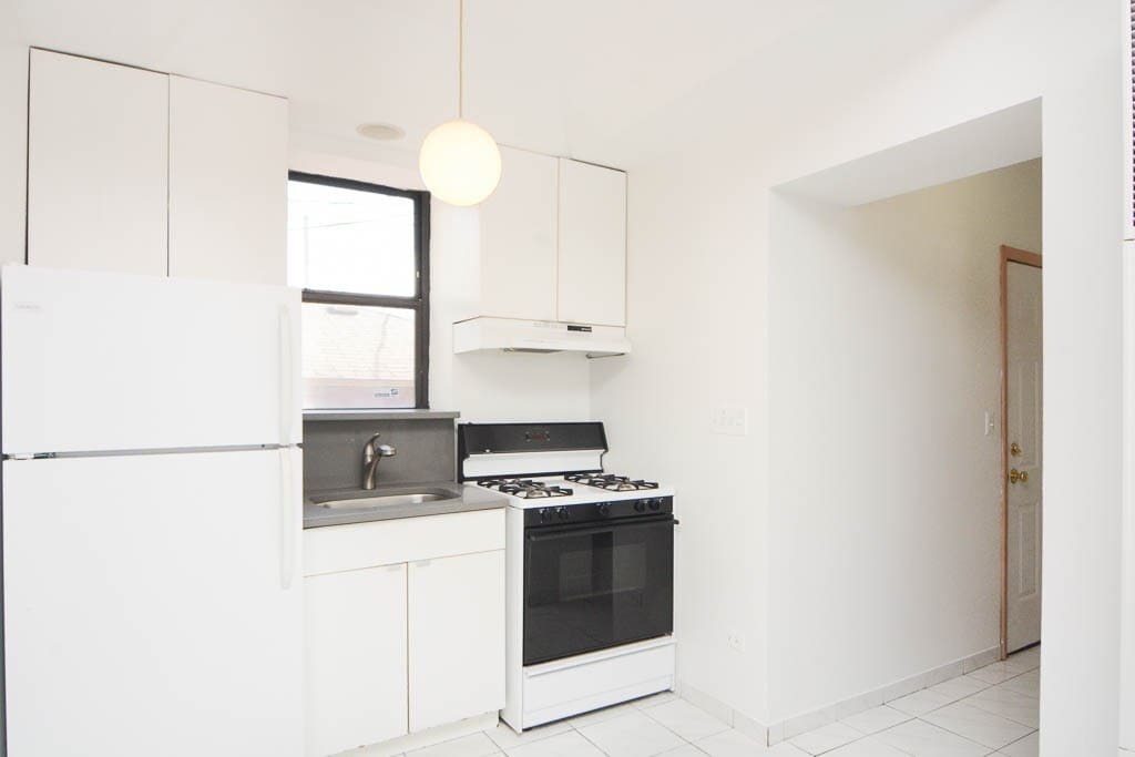 Building Photo - 531 N Claremont Ave