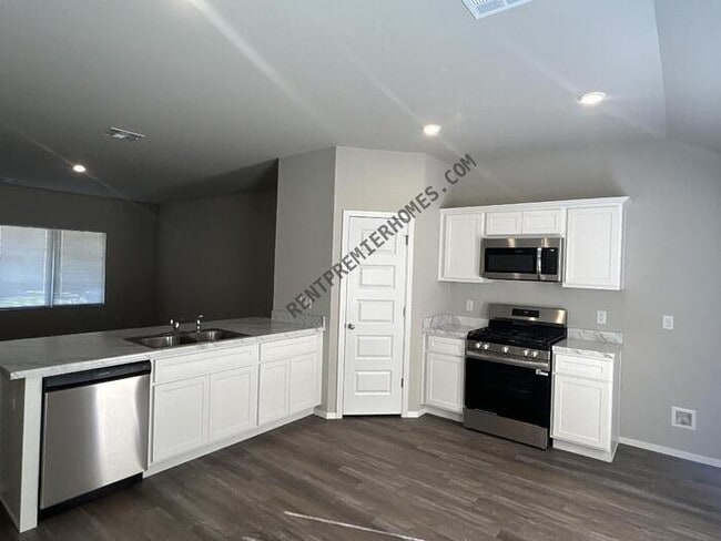 Building Photo - 29140 E79th Pl S