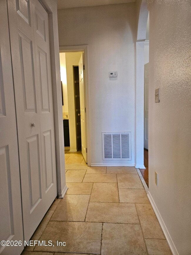 Building Photo - 13810 Sutton Park Dr N