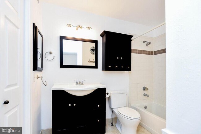 Building Photo - 3303 Wyndham Cir