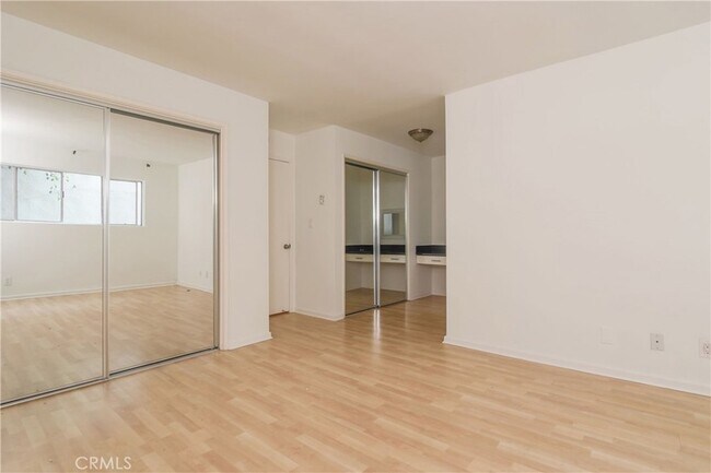 Building Photo - 811 6th St