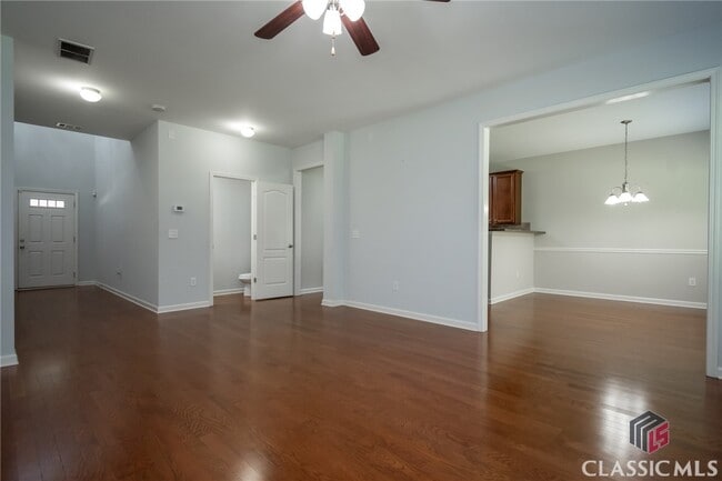 Building Photo - 168 Putters Dr