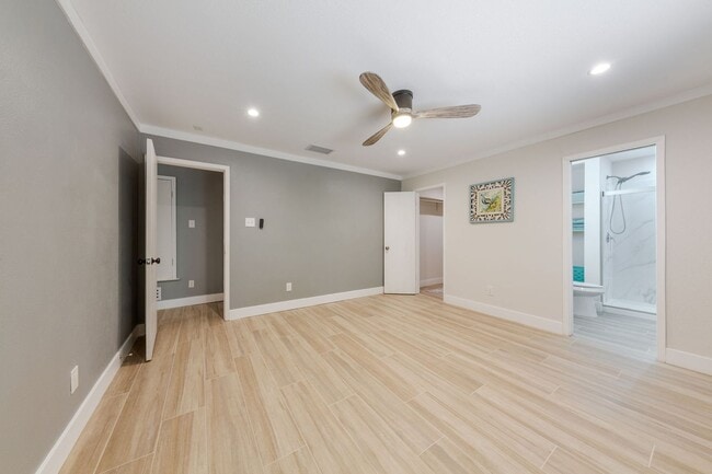 Building Photo - 7107 Barnsdale Way  Austin TX 78745