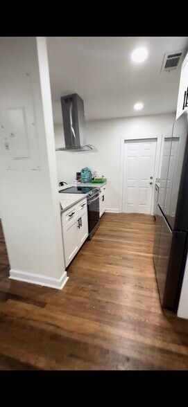 Building Photo - 757 California St