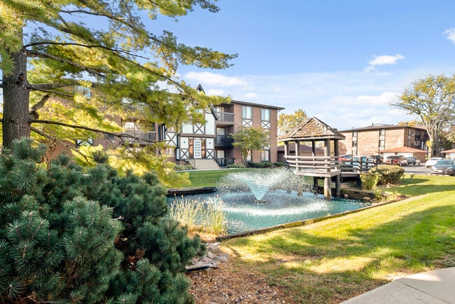 Building Photo - 13616 Lamon Ave