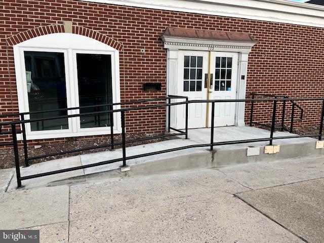 Building Photo - 123 S Washington St