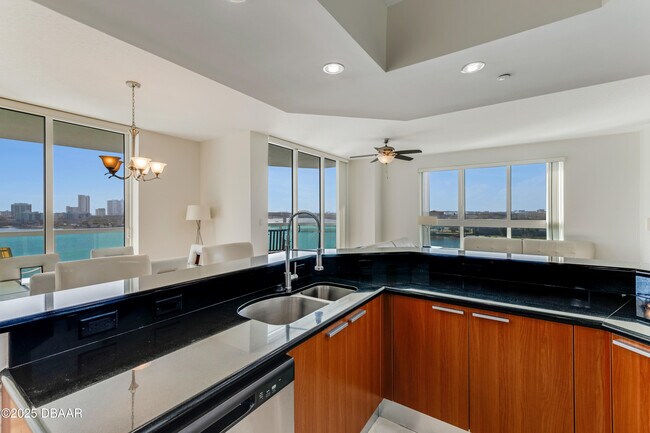 Building Photo - 231 Riverside Dr