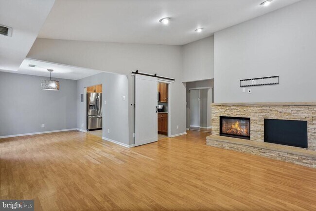 Building Photo - 11820 Breton Ct
