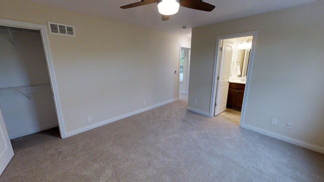 Building Photo - 1307 Sleepy Hollow Rd