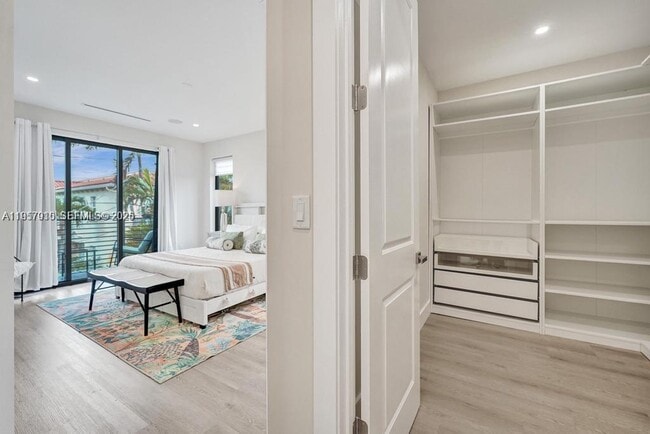 Building Photo - 1101 NE 16th Terrace