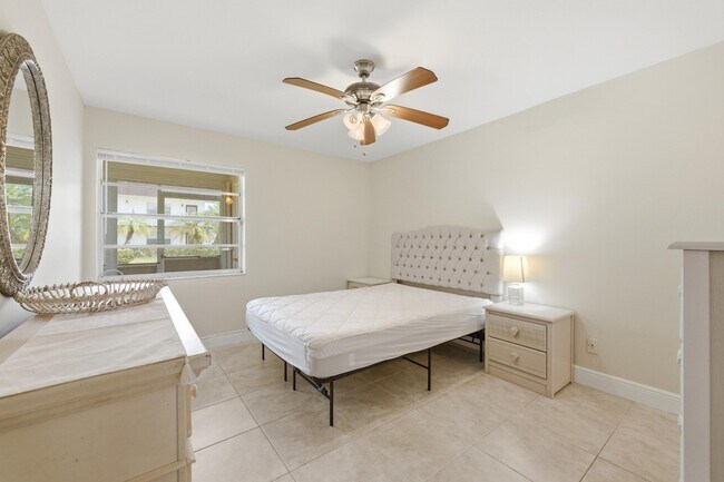 Building Photo - 729 Normandy Trail