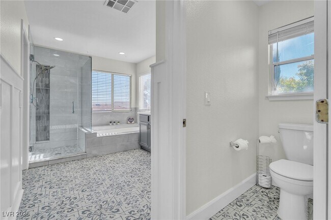 Building Photo - 9885 Shadycrest Ct