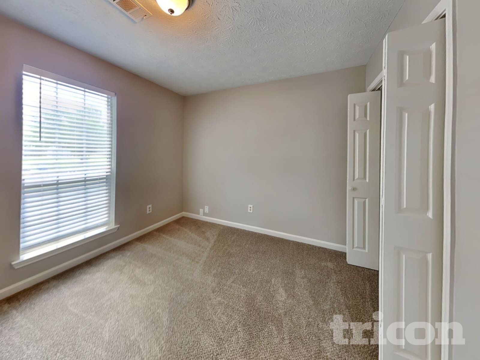 Building Photo - 241 Huntington Dr