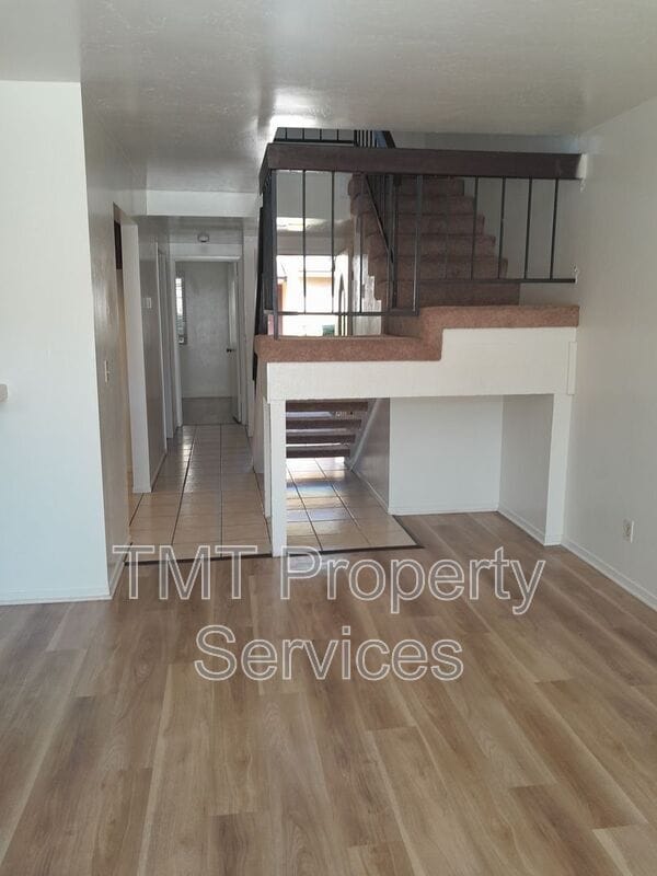 Building Photo - 413 E Rice Ranch Rd