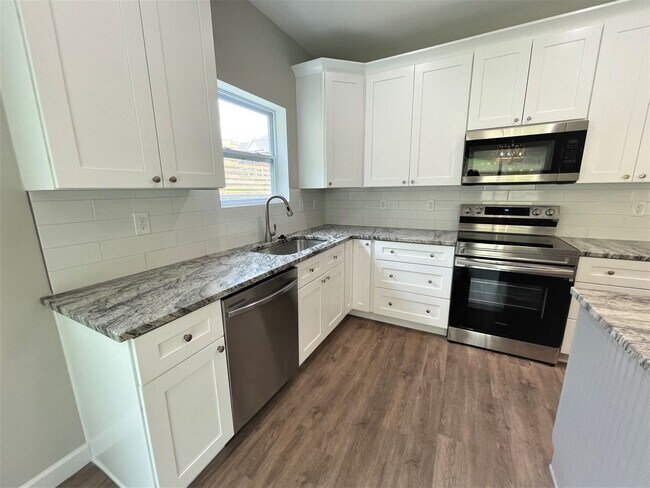 Building Photo - New Construction in an established neighbo...