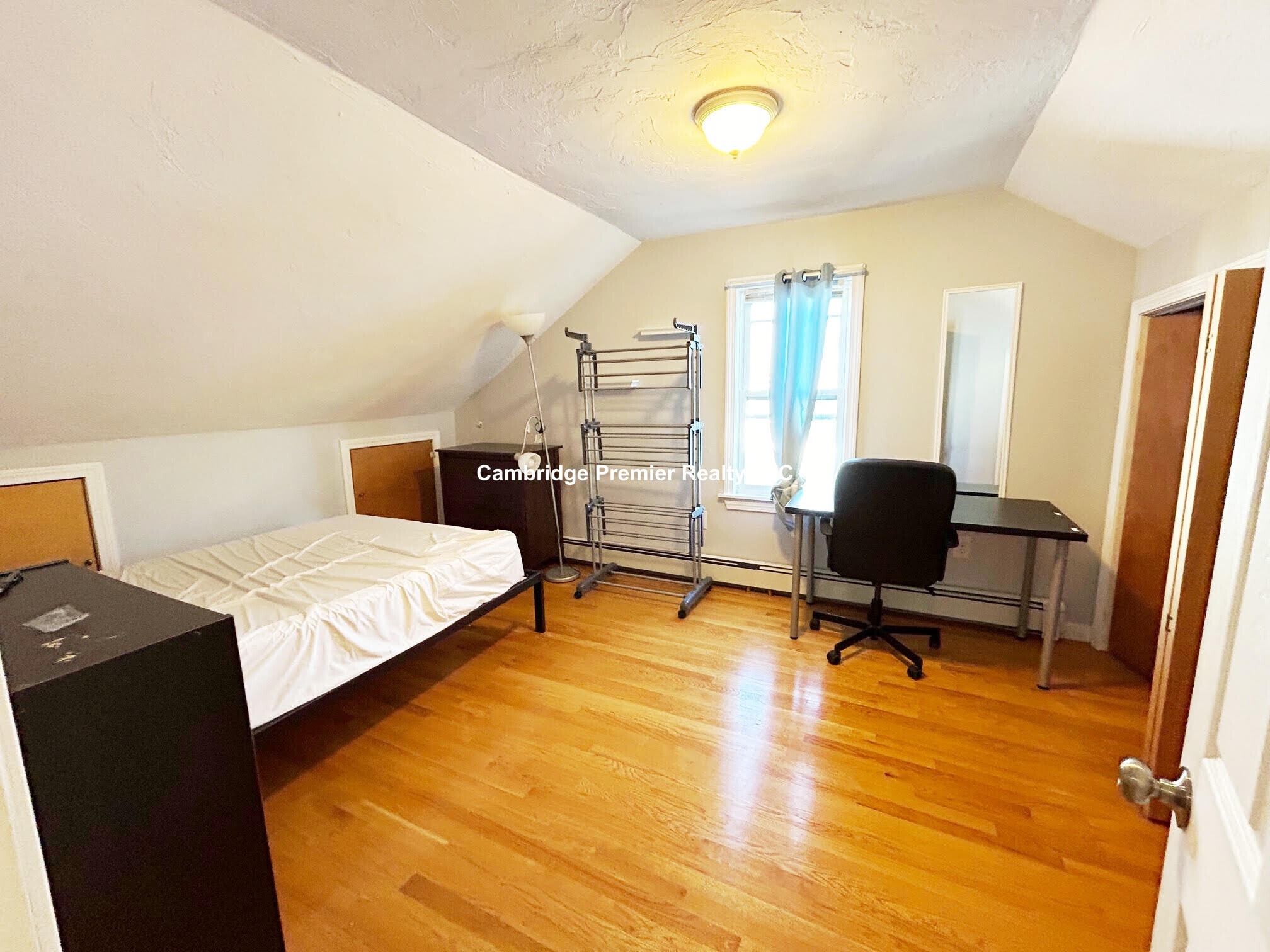 Building Photo - 40 Plymouth St