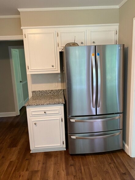 Building Photo - 844 Pierce Ave