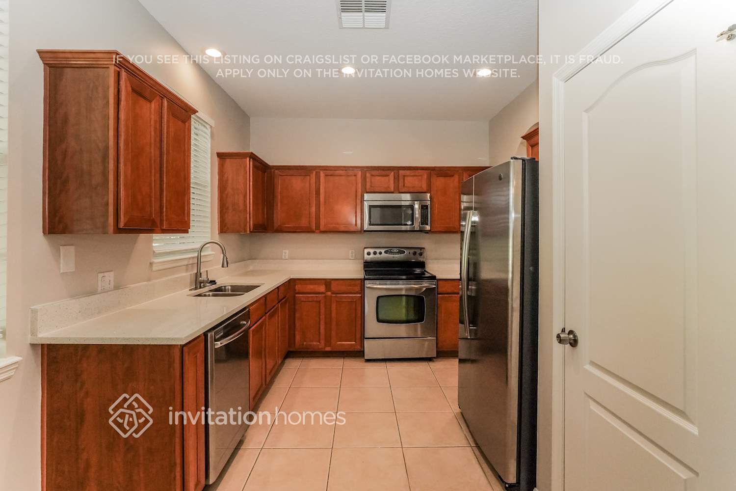 Building Photo - 7148 Five Oaks Dr