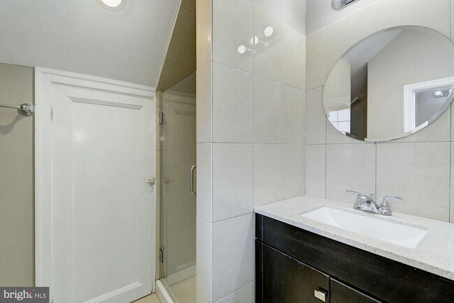 Building Photo - 4307 Fessenden St NW