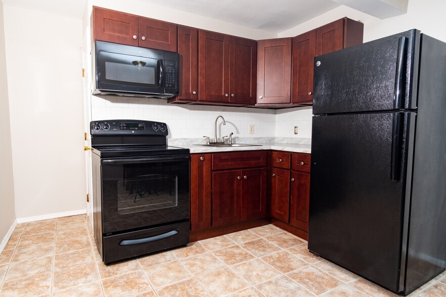 Kitchen - 22 Carson Ln