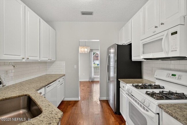 Building Photo - 12887 Dunns View Dr