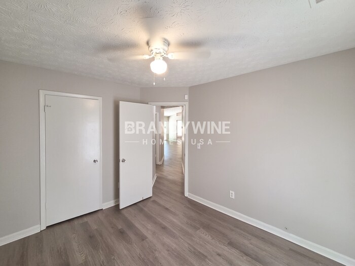 Building Photo - 5900 Homestead Cir