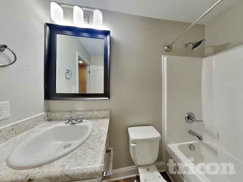 Building Photo - 1324 Black Oak Cir