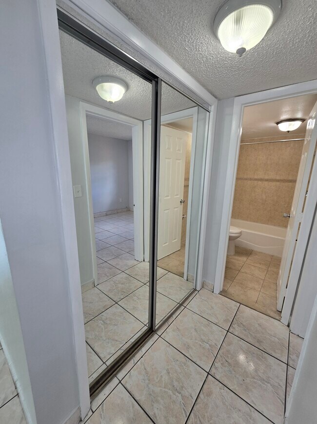 Building Photo - 120 ROYAL PALM Rd