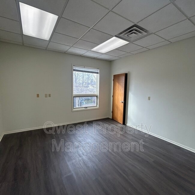 Building Photo - 975 Cherry St SE