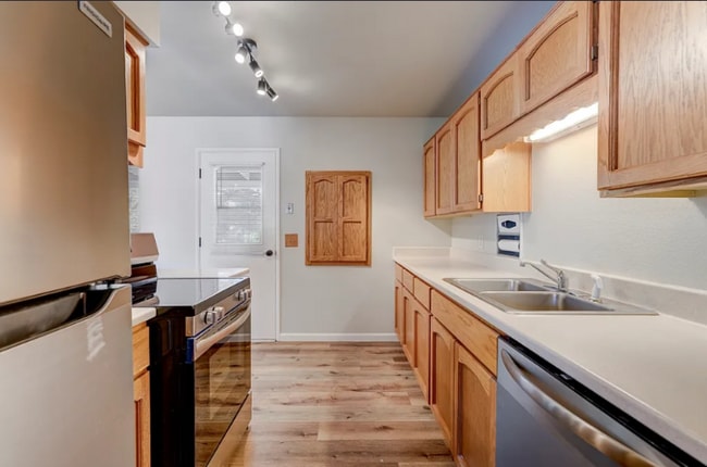 Building Photo - 3035 Pleasant Valley Cir