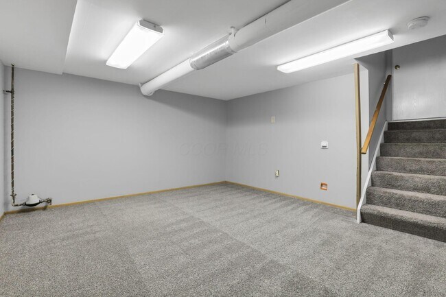 Building Photo - 933 Briaro St