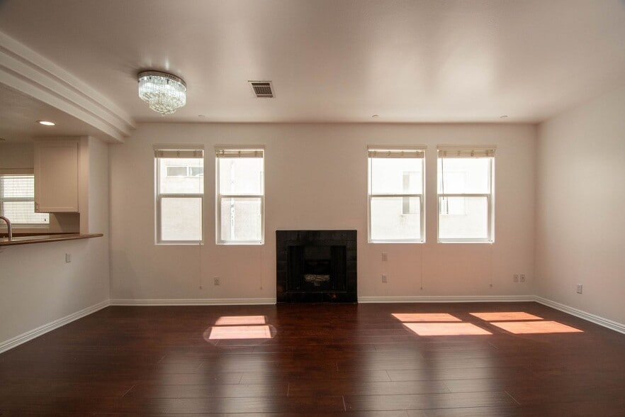 Building Photo - 4259 Dixie Canyon Ave