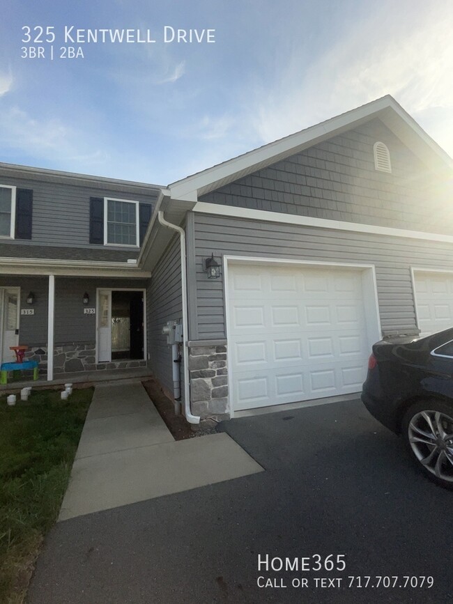 Primary Photo - Beautiful 3 bedroom, 2 bathroom now availa...