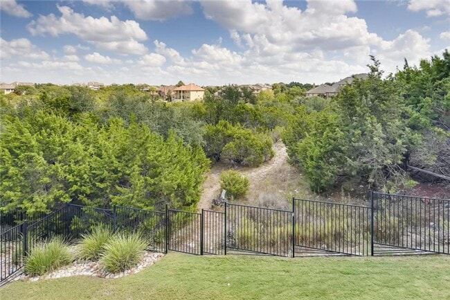 Building Photo - Stunning Single Story in Falconhead West!