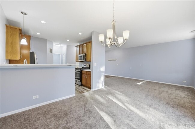 Building Photo - 472 Majestic Ln