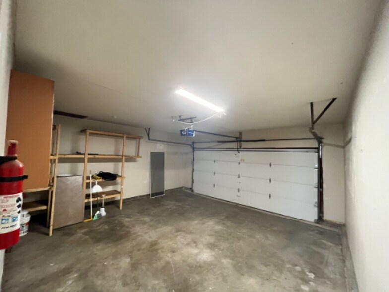 Building Photo - 8024 Outlook Dr