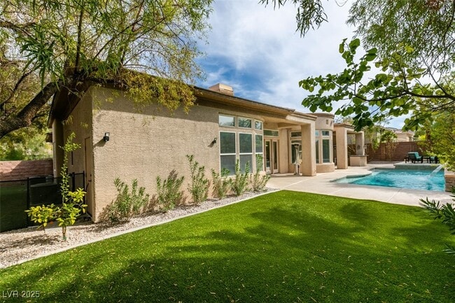 Building Photo - 1704 Cypress Manor Dr