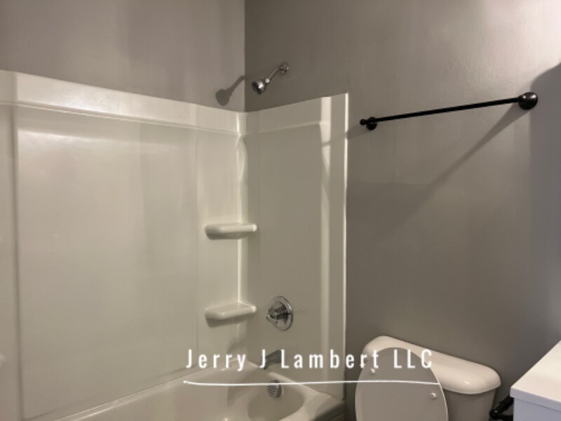 Building Photo - 5330 Maryland Dr