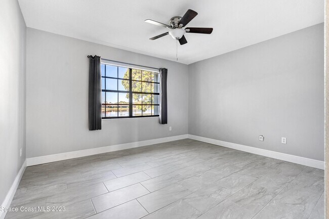 Building Photo - 1080 Park Ridge Pl