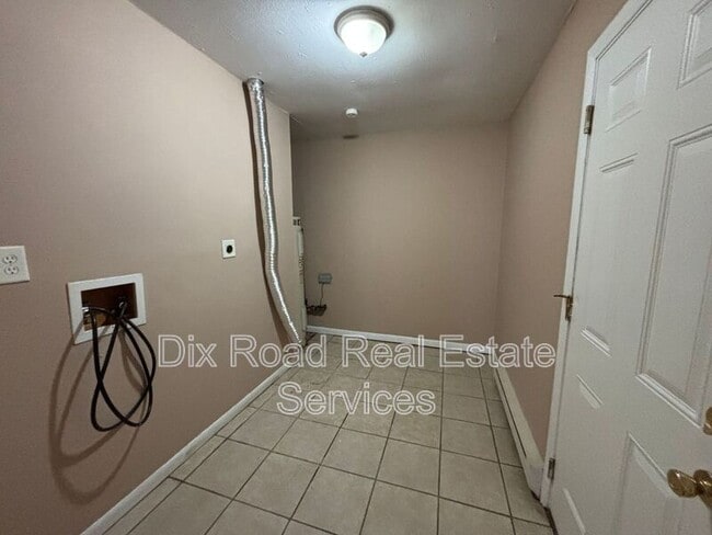 Building Photo - 3004 Finley St