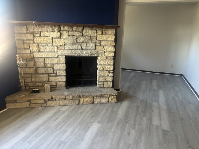 Building Photo - 1520 Oak Ridge Ln SE