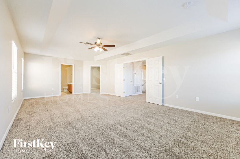 Building Photo - 622 Rosselli Blvd