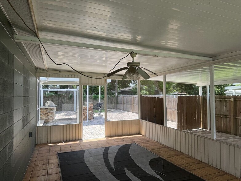 Building Photo - 508 Garden Dr N