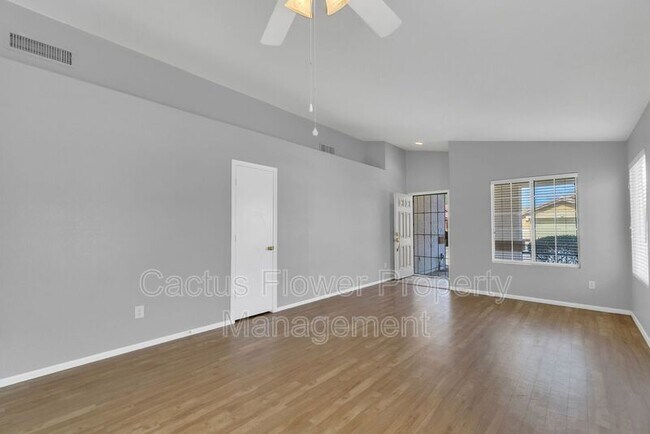 Building Photo - 2401 E Derringer Way