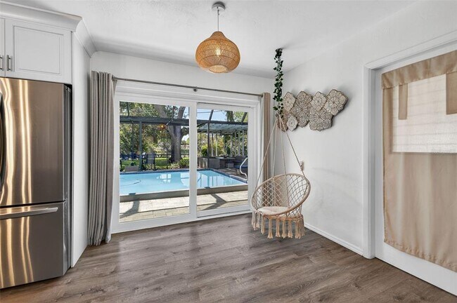 Building Photo - 1760 75th Ave N